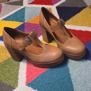 Lucky Brand Tan T-Strap Heels Size 8